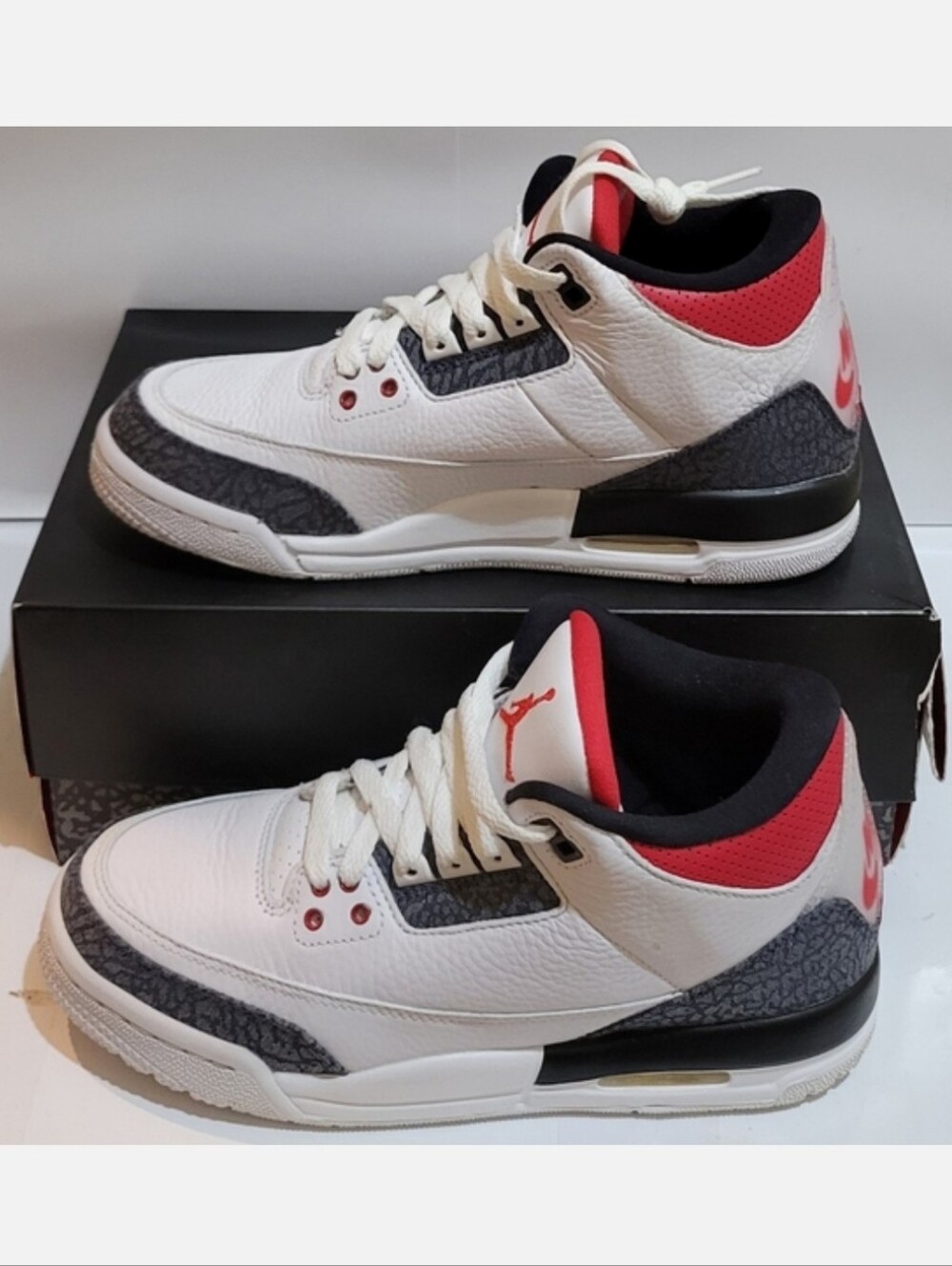Air Jordan 3 RetroSE Fire Red Denim 2020‎ Size size 6y, fits 7.5 Women's